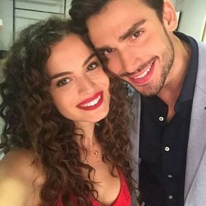 Yasemin ve Sarp - Gulumse yeter