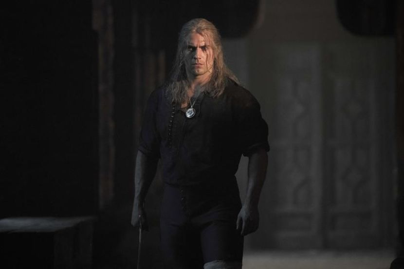 image-2022-09-26-25811617-41-henry-cavill-the-witcher - case blocuri masini maluri parcuri muzeuri