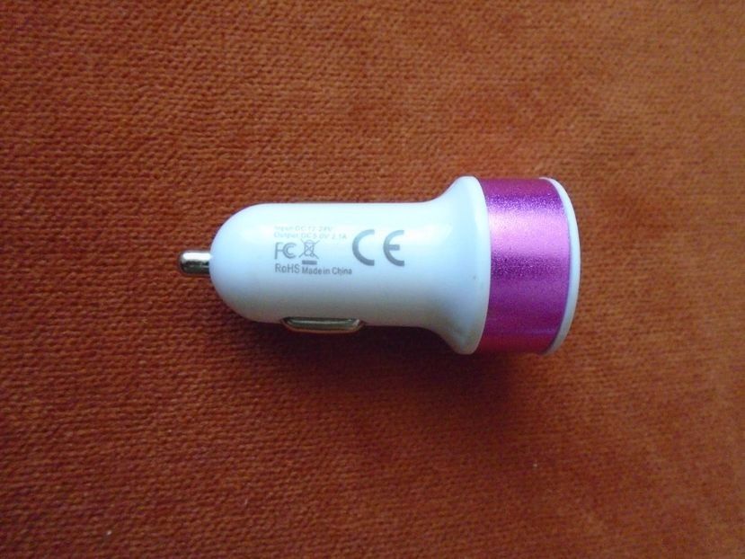 Alimentator 12 V pentru auto bricheta masina cu 2 USB ( 2.1 A+ 1.0 A) (2) - Alimentator bricheta USB