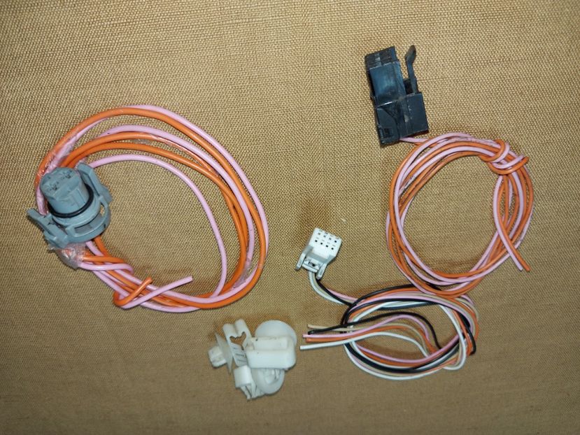 b (33) - Diverse cabluri auto