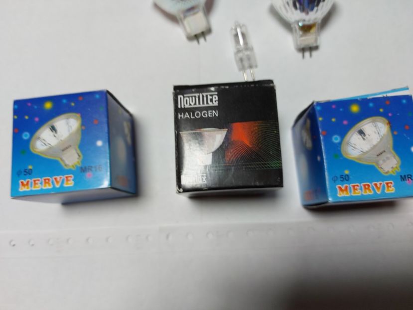 3 (13) - Becuri led si halogen