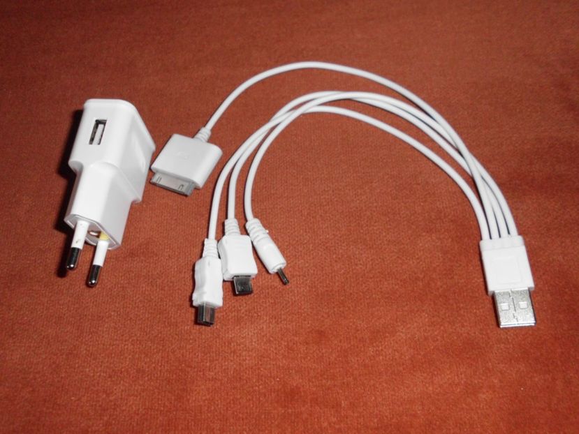 Alimentator multi (4) - Incarcator cu mufe multiple