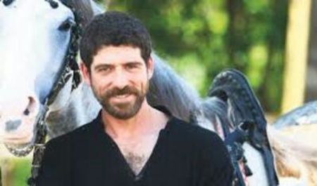 106351734_TQRXJDM3-1 - cry river