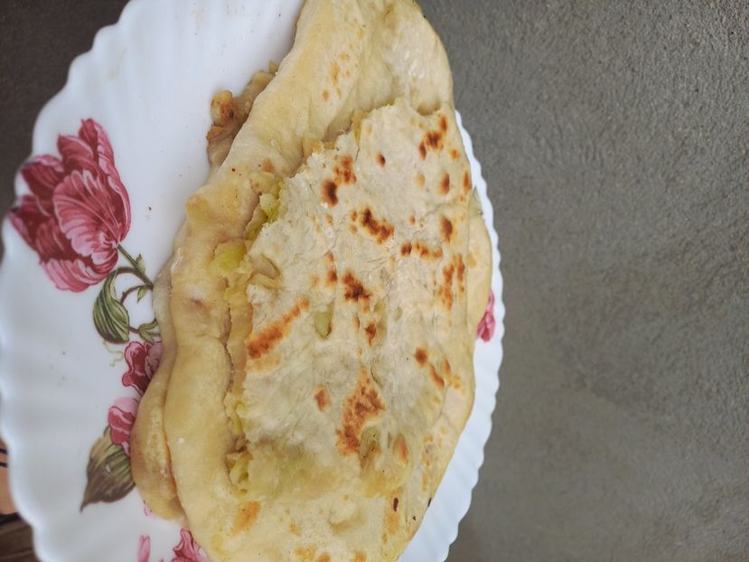 placinte de post cu varza, facute la tigaie (reteta lui chef Sorin Bontea) - Retete 2