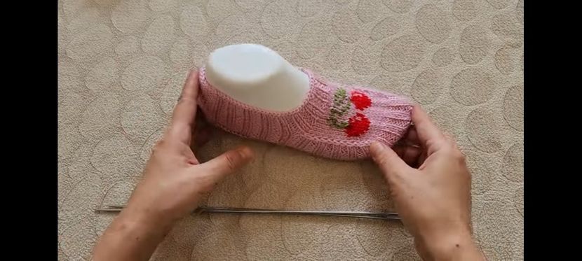 Screenshot_20221218_192535_YouTube - Modele de botosi tricotati