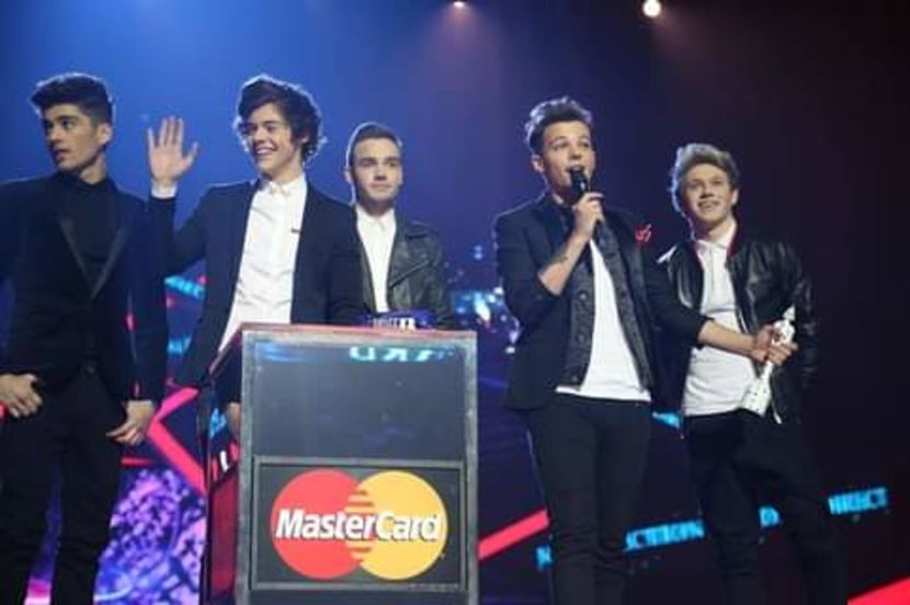  - lumina sau întuneric