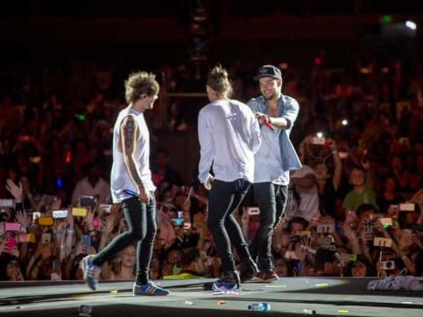 11157424_887590441295751_3968687570898998178_o - lumina sau întuneric