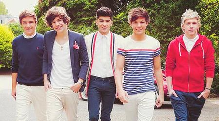 263281_567211753324221_223151355_n-1 - lumina sau întuneric