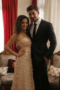 Yasemin ve Sarp - Gulumse yeter