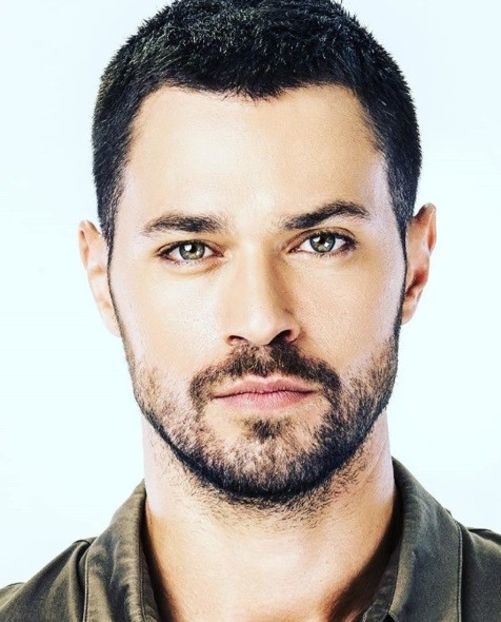 111808512_EPHZEZO - gagic