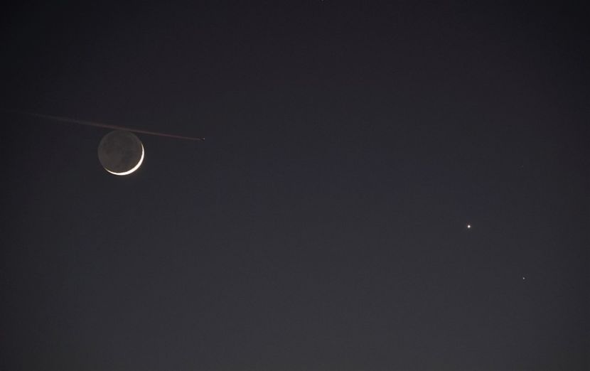 Conjunctie Luna noua in Varsator cu Venus si Saturn - Luna - Soarele si norii - 3