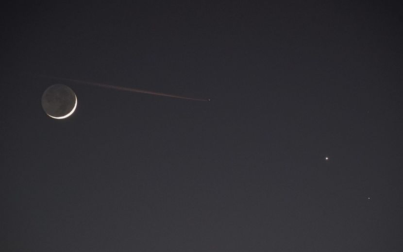 Conjunctie Luna noua in Varsator cu Venus si Saturn - Luna - Soarele si norii - 3