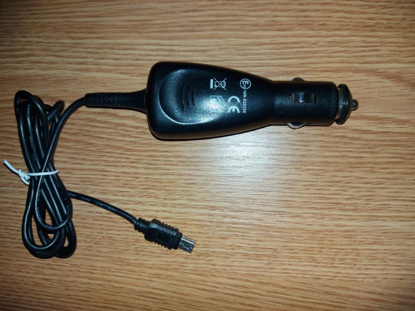  - Alimentator auto GPS