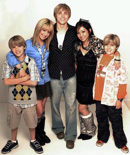 The_Suite_Life_of_Zack_and_Cody_1260032608_1_2005 - poze zack si cody