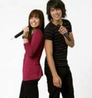 LDNOJZYLJFSQMONAGHL - poze camp rock