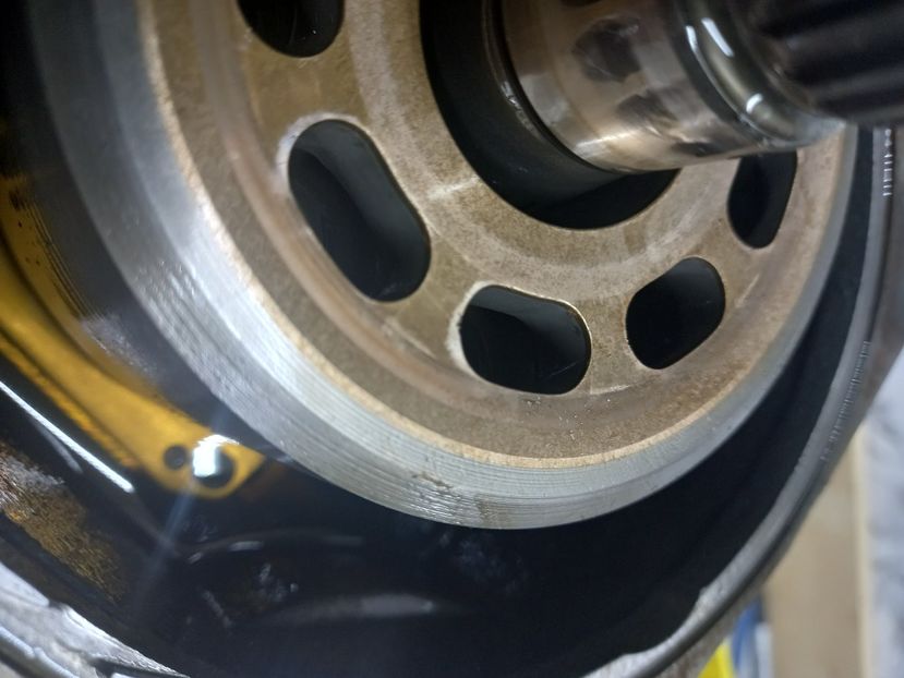 Reparatii pompe hidraulice TEREX - Reparatii Hidraulice