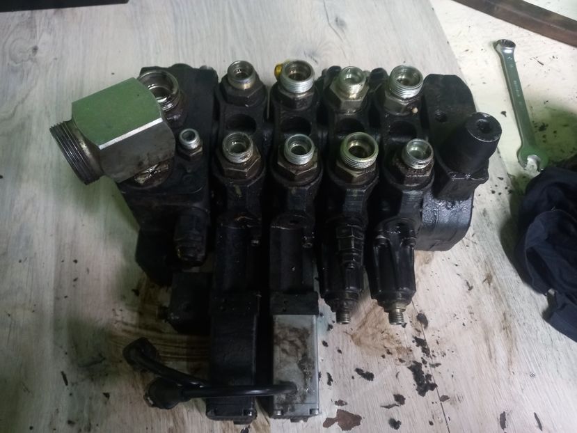 Service DISTRIBUITOARE REXROTH - Reparatii Hidraulice