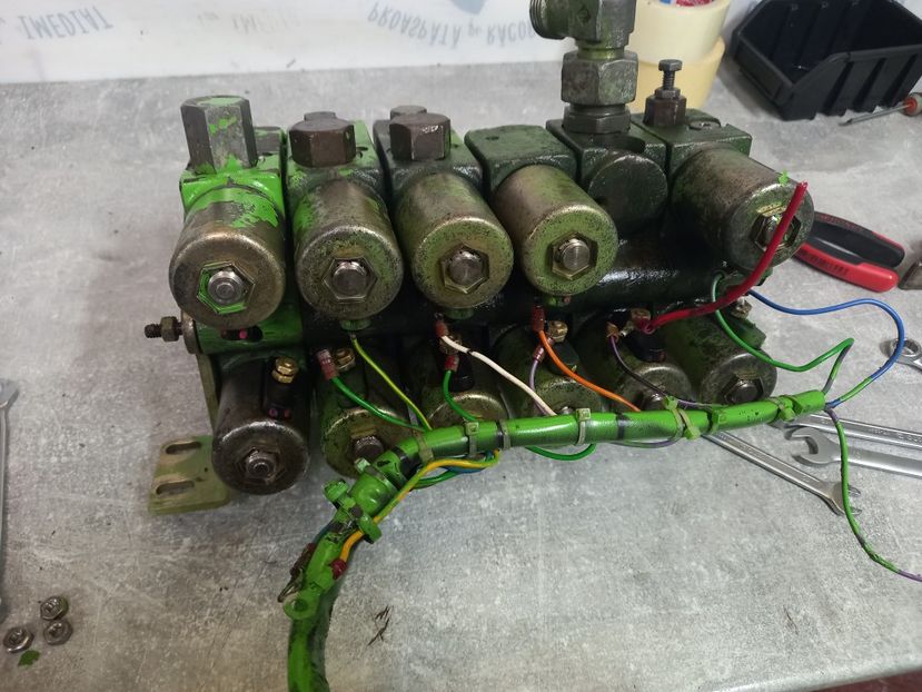 JOHN DEERE ATELIER - Reparatii Hidraulice