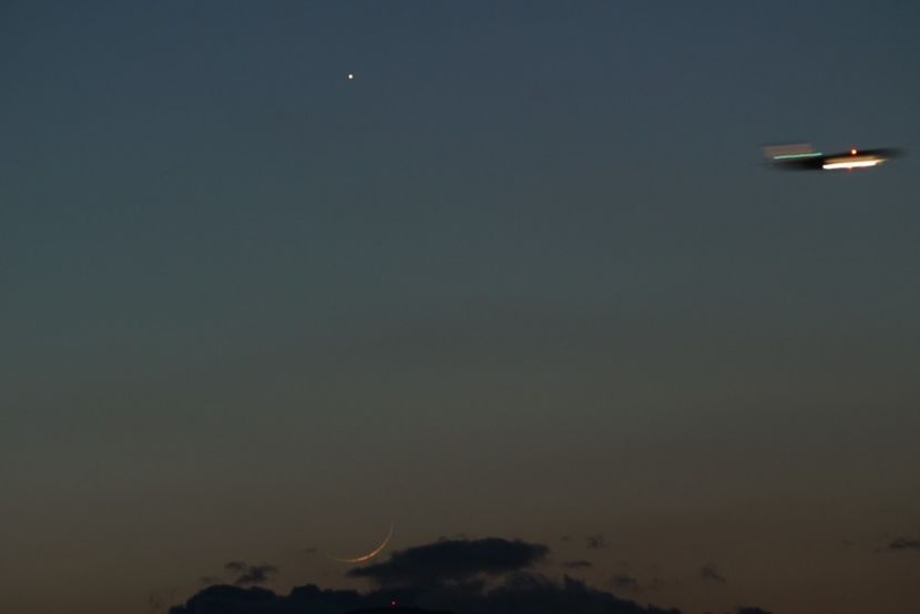 Luna noua in Berbec - Luna - Soarele si norii - 3
