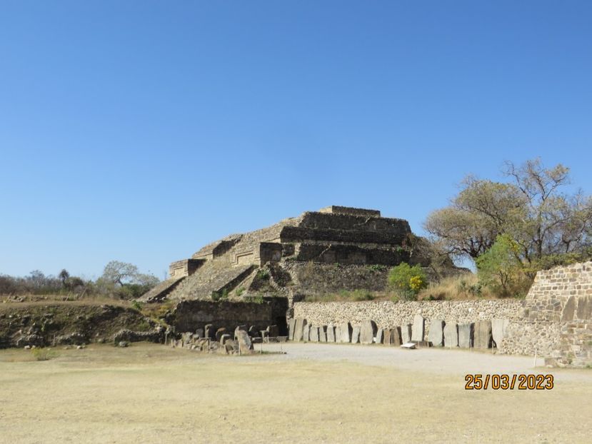  - 4 Monte Alban - Mitla