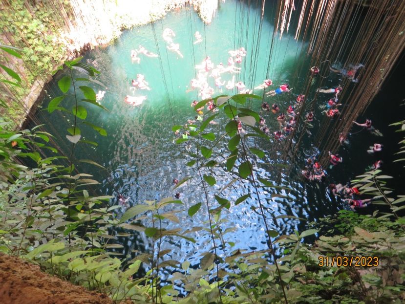  - 10 Cenota Ikkil - Cancun