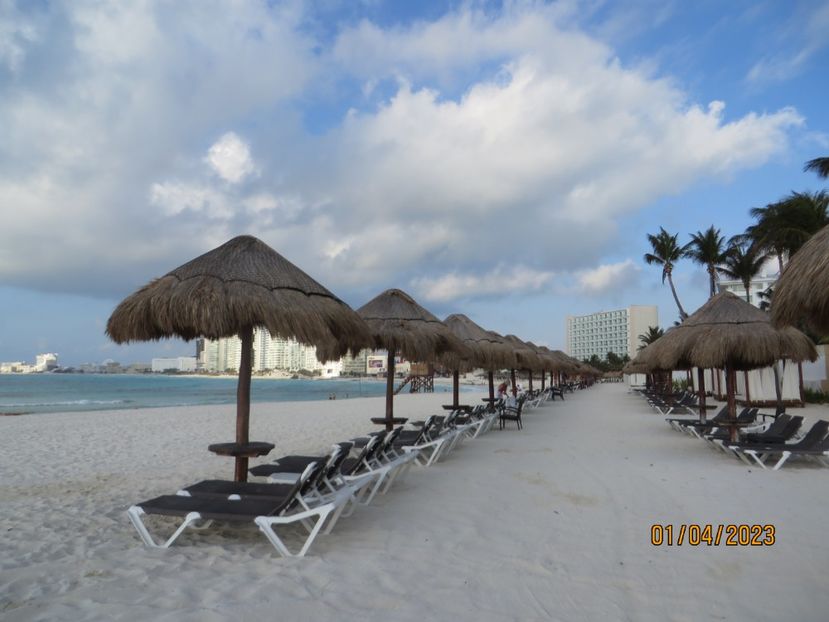  - 10 Cenota Ikkil - Cancun