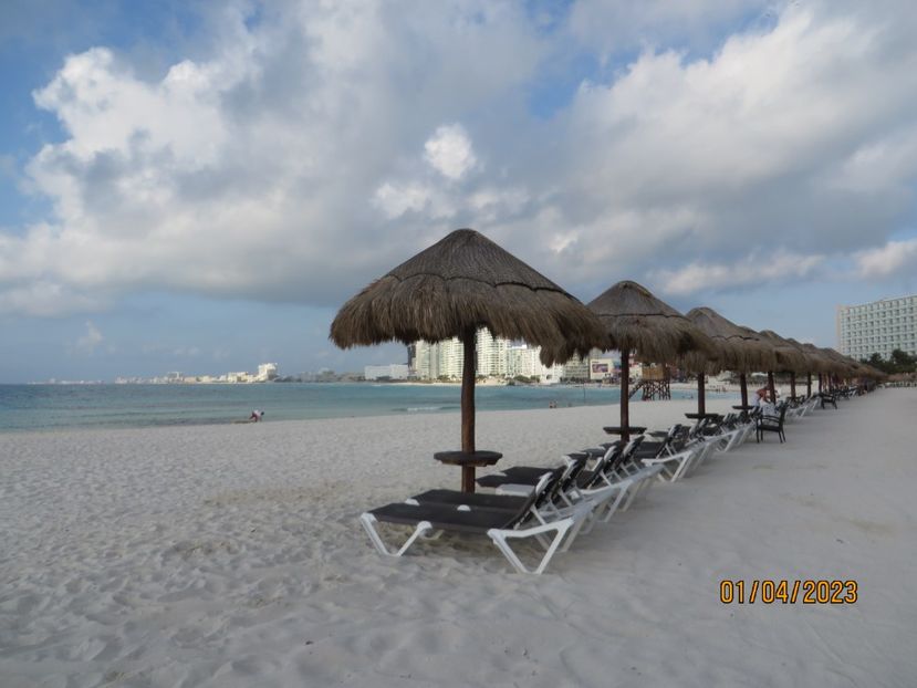  - 10 Cenota Ikkil - Cancun