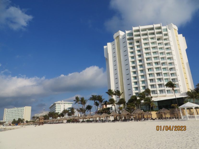  - 10 Cenota Ikkil - Cancun