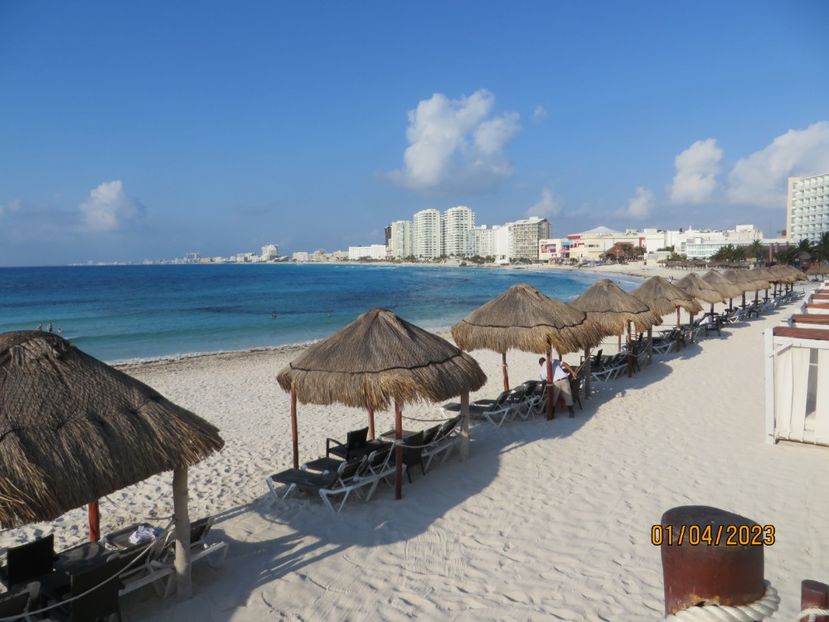  - 10 Cenota Ikkil - Cancun