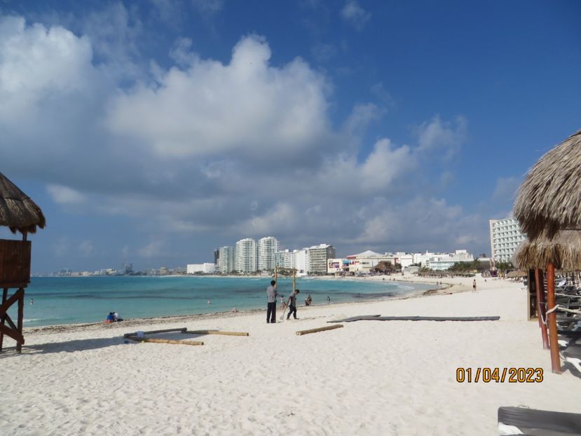  - 10 Cenota Ikkil - Cancun