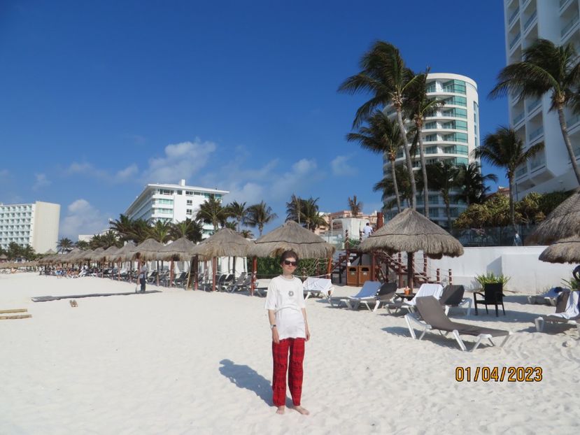  - 10 Cenota Ikkil - Cancun