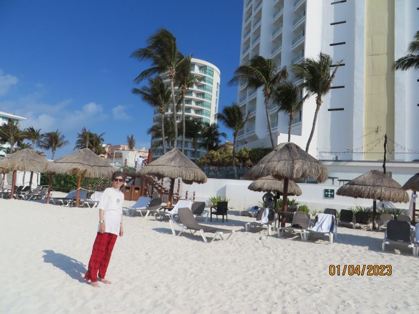  - 10 Cenota Ikkil - Cancun