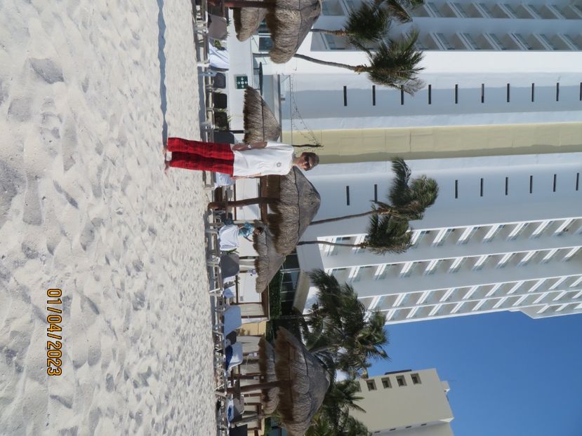  - 10 Cenota Ikkil - Cancun