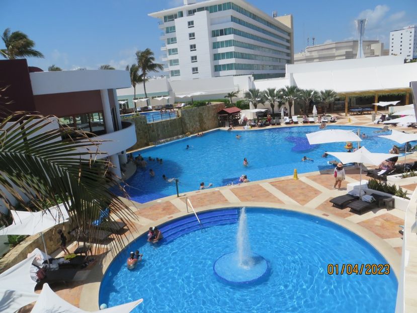  - 10 Cenota Ikkil - Cancun