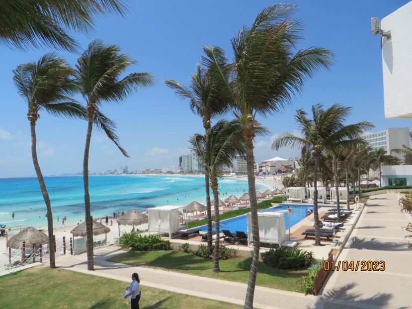  - 10 Cenota Ikkil - Cancun