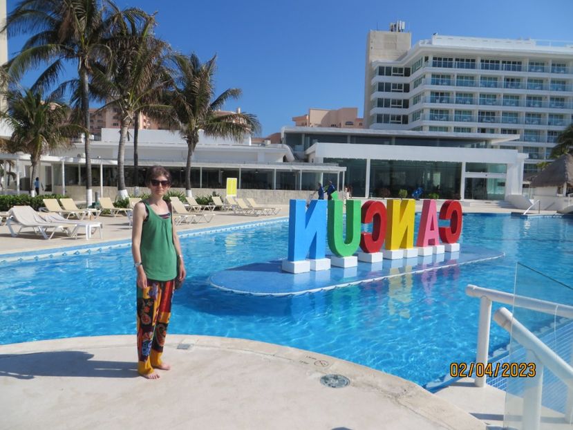  - 10 Cenota Ikkil - Cancun