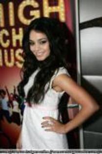 NRNLUOUVTXIBCAEMNDE - vanessa hudgens