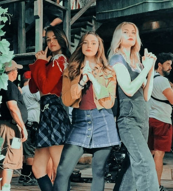 Danielle,Kaylee si Jenny - Kiss Mary Kil