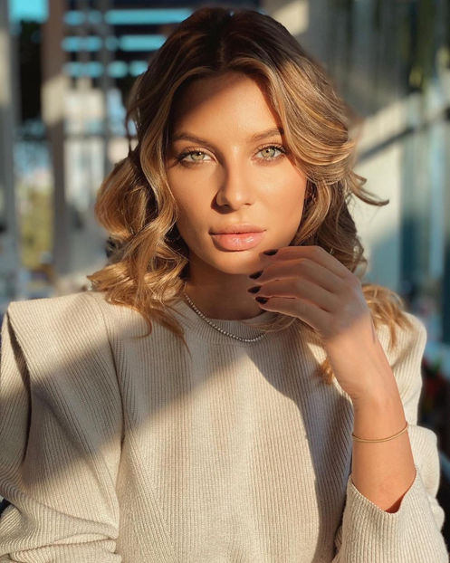 Ana Baniciu - Topul Vedetelor