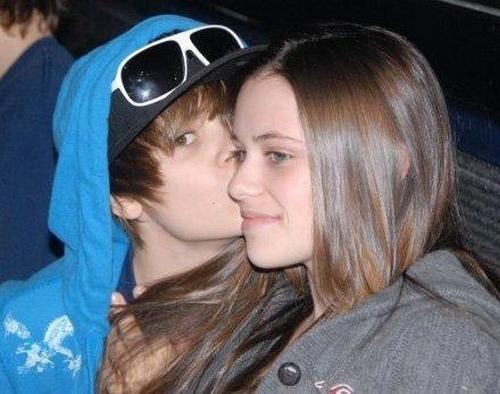 justin-bieber-with-ex-girlfriend-03 - Justin and Caitlin