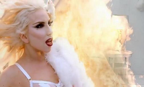 lady_gagas_bad_romance_video_has_arrrived