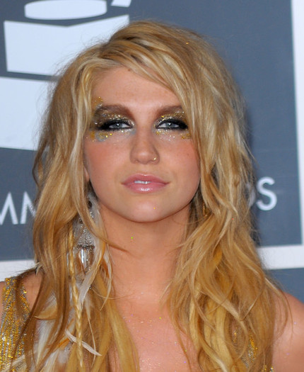 52nd+Annual+GRAMMY+Awards+Arrivals+Cj2pwJVMWwpl - Kesha