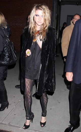 Celebrities+Spotted+Out+New+York+7bAAS4NV83Pl - Kesha
