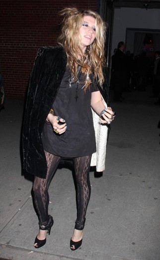 Celebrities+Spotted+Out+New+York+pfhRWx-291el - Kesha