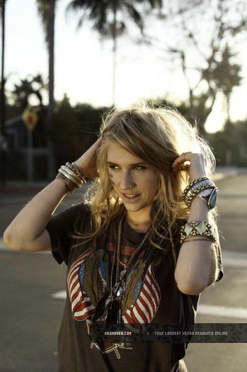 Patrick-Fraser-Photoshoot-ke-24ha-10577004-426-640