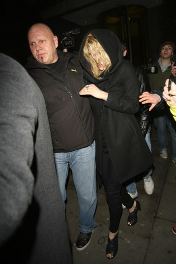TiK+ToK+Looks+like+Ke+ha+ready+bed+after+night+t6OpUHUfCfMl - Kesha