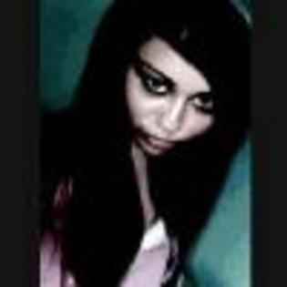 POZA RARA MILEYYY - poze rare cu vedete