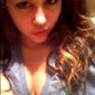 MILEY POZA RARA3
