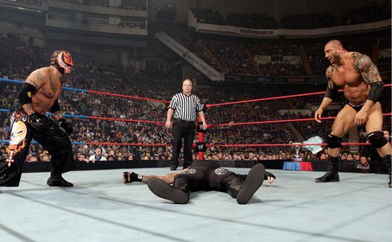 The-Undertaker-defeated-CM-Punk-Batista-and-Rey-Mysterio - poze noi wrestling