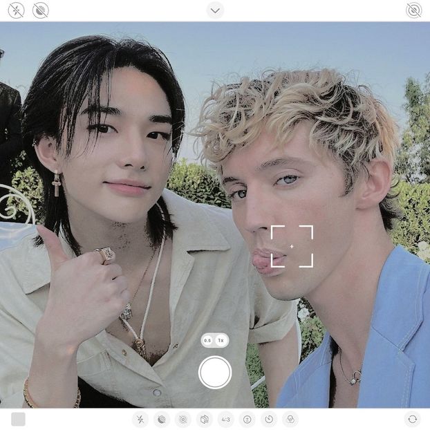 ⸙ .ೃ 29.05 　　 　⁞ ❏. between friends — affection. - Fragments of Deceit